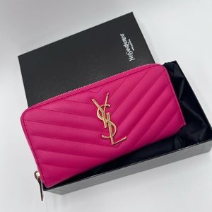 💗🌸Authentic Hot pink YSL Quilted Chevron Long
Zippy in Gold Hardware 🌸💗